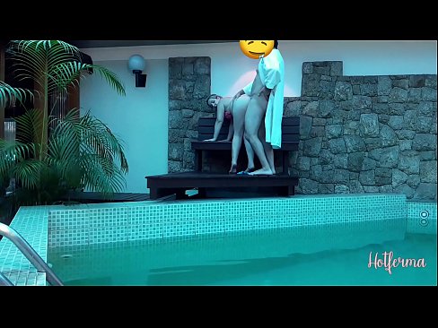 ❤️ Patron hizmetçiyi havuza davet eder ama bir sıcağa dayanamaz ☑ Sürtükler pornoda tr.teatroporno.ru ❌❤